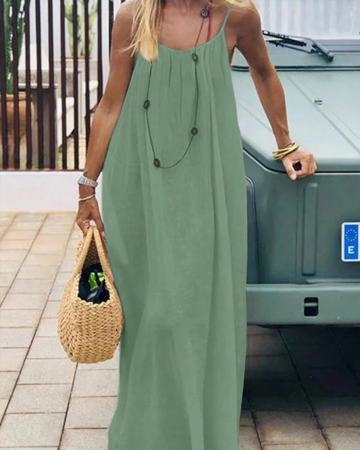 Vestido Feminino de Algodão com Costas Abertas Ajustáveis