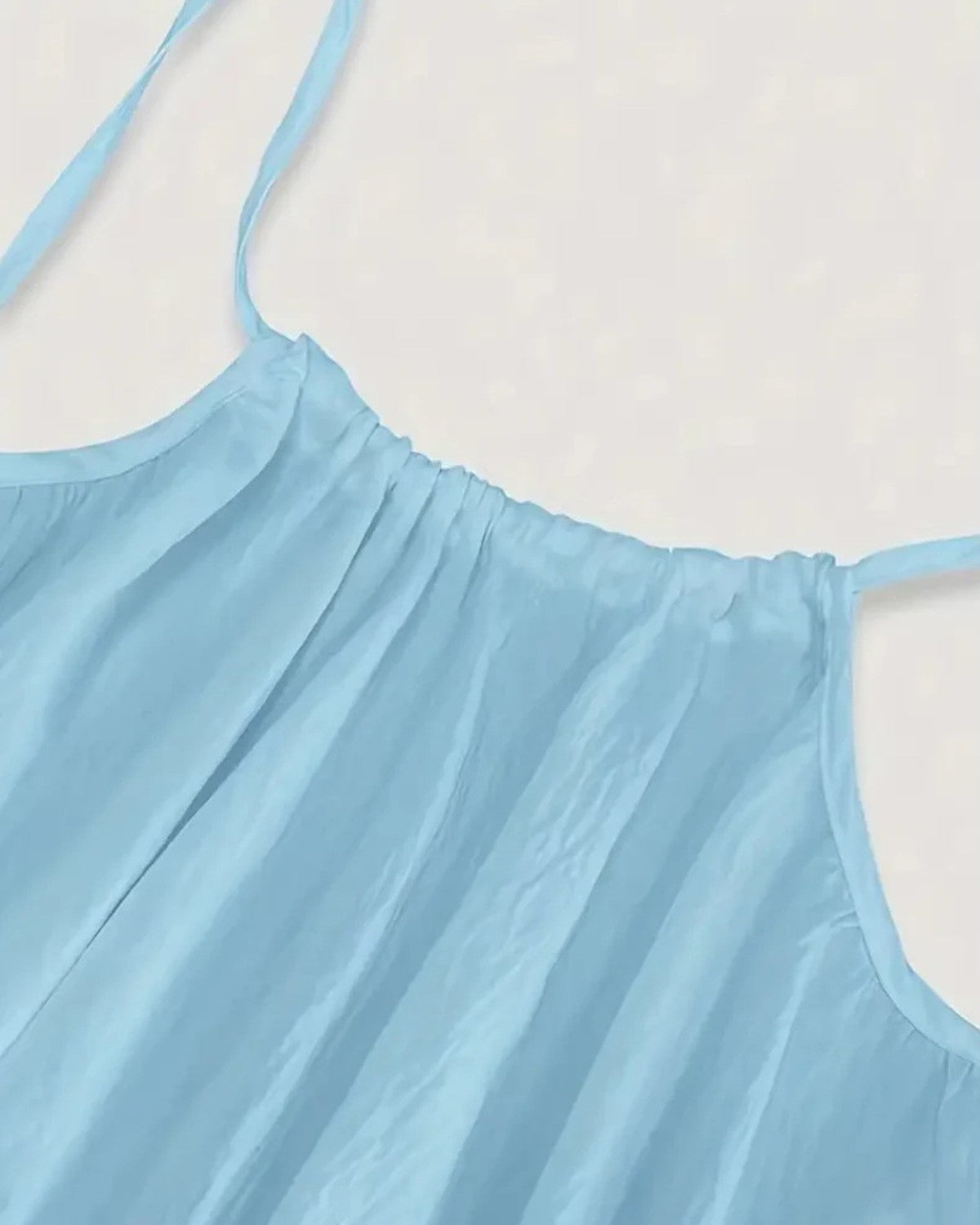 Vestido Feminino de Algodão com Costas Abertas Ajustáveis