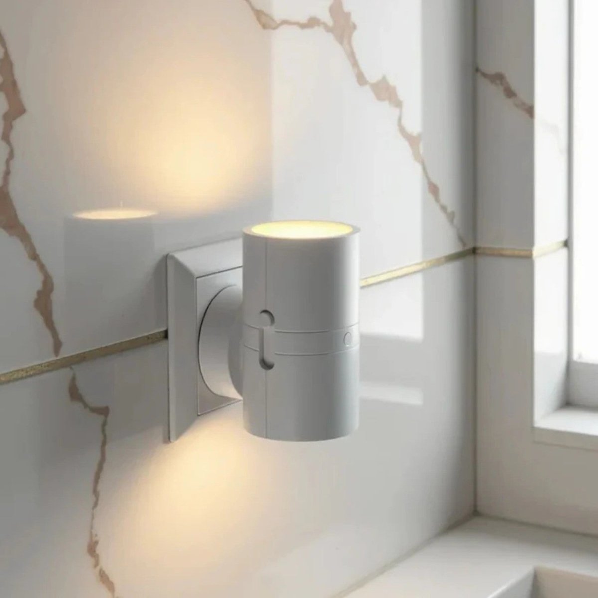 Luz Noturna LED de Tomada Regulável - Candeeiro de Cabeceira - Vessa