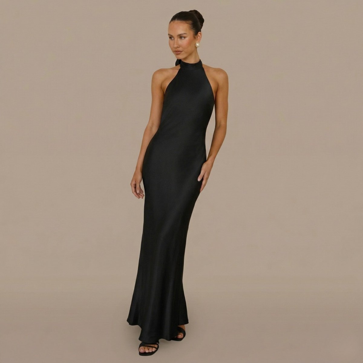 Vestido Maxi em Cetim de Gola Alta - Vestido Maxi - Vessa