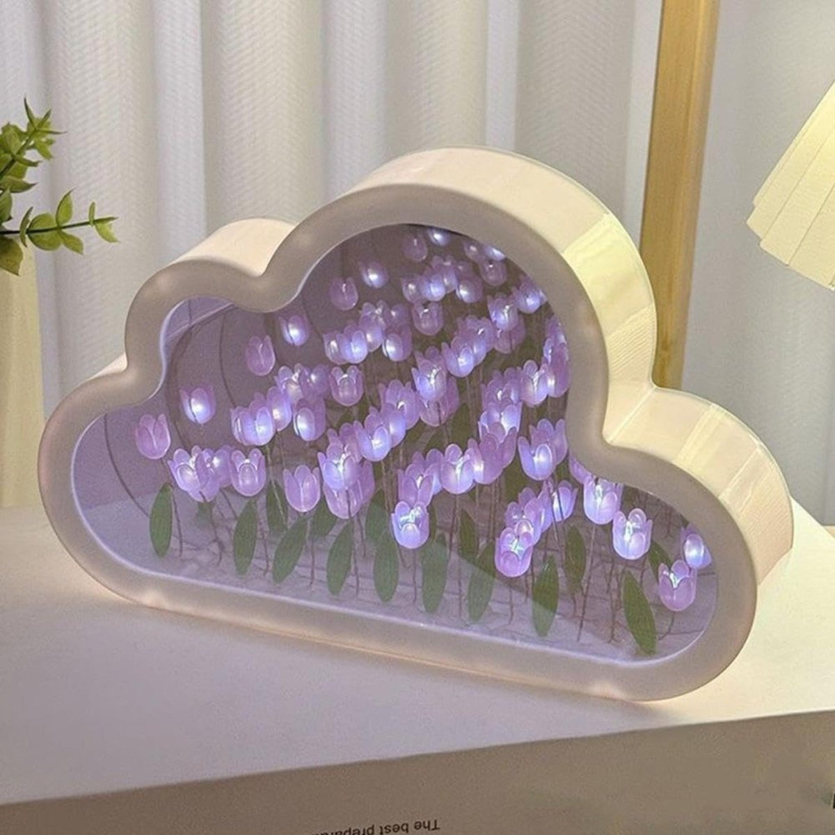 Candeeiro Nuvem de Tulipas ao Entardecer - Luz - Vessa