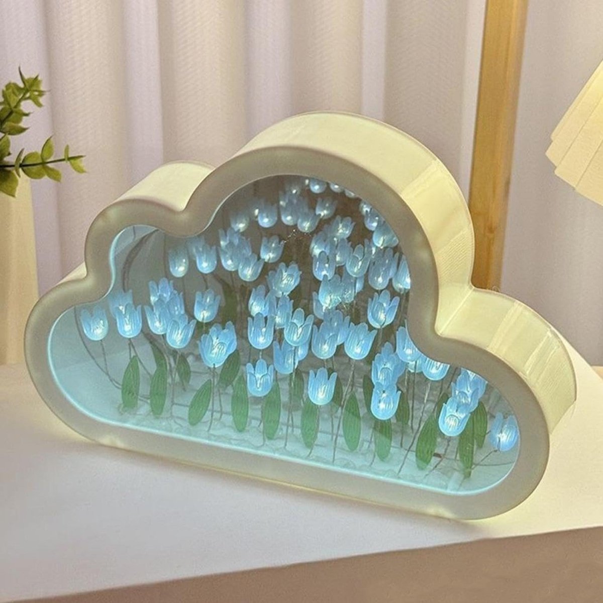 Candeeiro Nuvem de Tulipas ao Entardecer - Luz - Vessa